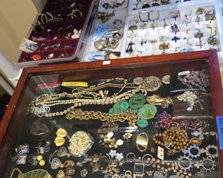 Earrings, brooches, necklaces & more