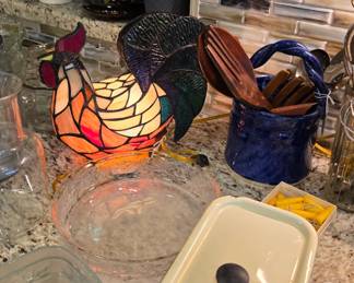 Stained glass rooster lamp