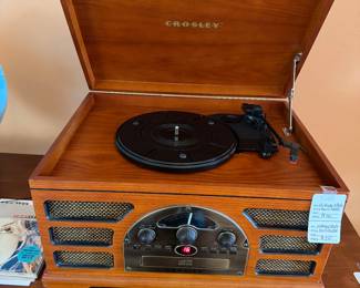 Vintage style turn table , CD, and AM/FM $90
