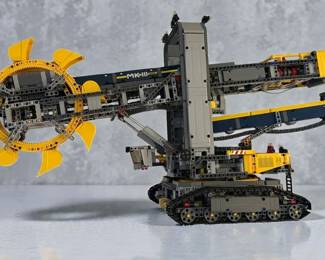 LEGO Technic Bucket Wheel Excavator (set 42055). 