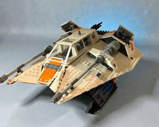 LEGO Star Wars Ultimate Collector Series (UCS) Snowspeeder set 75144. 