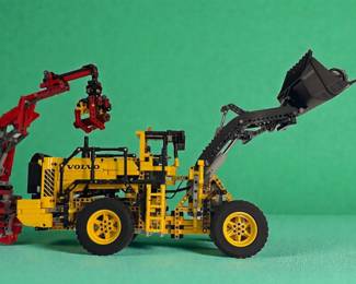 LEGO Technic  VOLVO L350F Wheel Loader (set 42030)