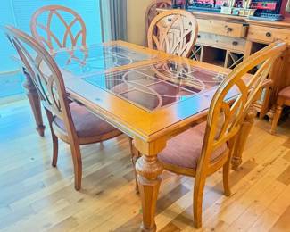 Stanley Furniture Company Table 6 Chairs