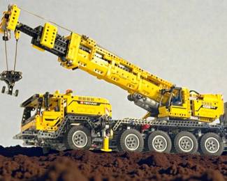 LEGO Technic Mobile Crane MK II (Set 42009). 
