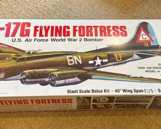 Guillows B17G Flying Fortress model kit