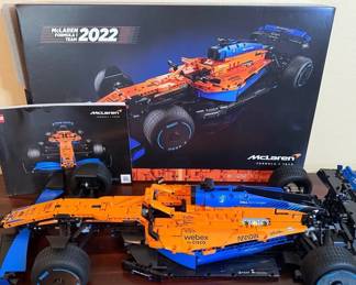 LEGO 2022 McLaren Formula One Team Car, Manual Box