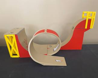 Mini Tony Hawke skate board ramp