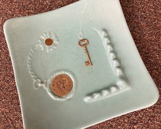 Large mid-century ashtray with coin & key