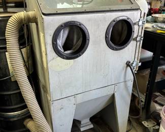 Sand Blasting Cabinet