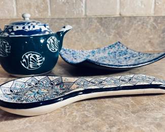 small blue tea pot, spoon rest & plate 