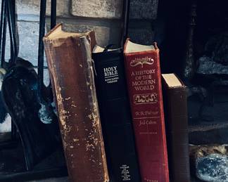 Vintage Holy Bible King James Version, The History of the modern world books