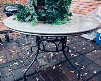 Patio Table  Very light weight 