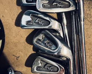 Mens golf club set  Ben Hogan irons 3-9 and a pitching wedge (PW)