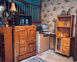 Vintage look / Wooden Cabinets for Storage. Excellent condition.