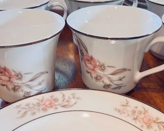 China set serving for 6 