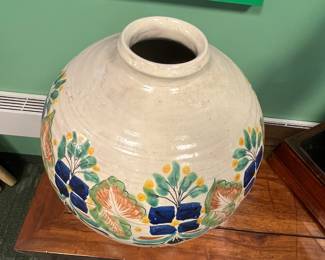 Mexican Talavera style folk pottery Jar, 20th century, value $200 OBO