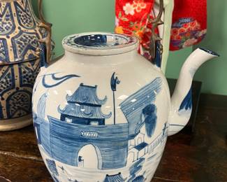 Large Chinese Blue $ White Porcelain Teapot, 20th century, value $200 OBO