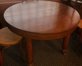 Antique 42” round table 
