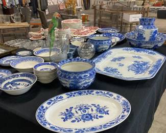 Flow blue, blue willow