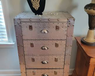 Silver jewelery stand