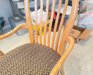 chair that matches dining table