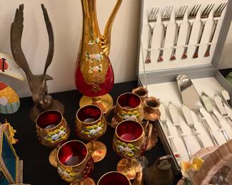 Italian Murano glass art with matching goblets 