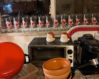 Toaster oven  Santa glasses 