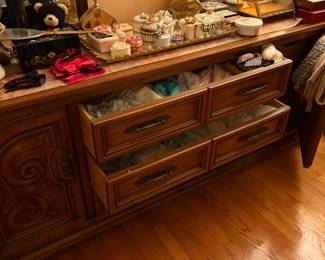  Thomasville Dresser with matching bed and armoire   And two night tables  sleep number mattress 