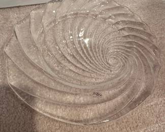 IVV Swirl Glass Charger Plate