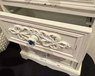 French Country Style Drawer Accent Chest with Decorative Knobs second image