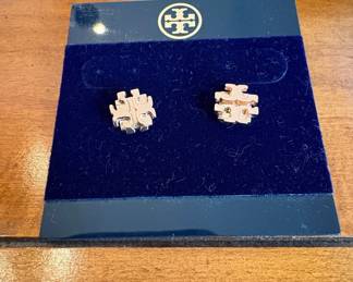 Tory Burch Small Logo Stud Earrings Rose Gold