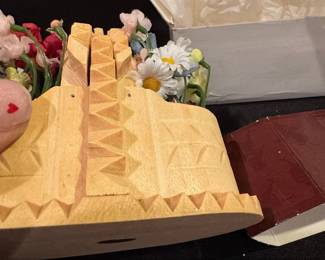 Pleasant Company Kirstens Salt Box with Flowers second image