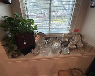 Lennox "Windsong" service for 12, real ivy in pot