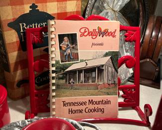 Dolly Parton cookbook, kitchen accessories