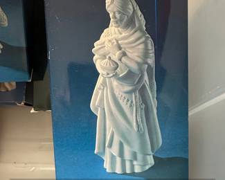 Avon Nativity Collectibles Holy Family Set fifth image