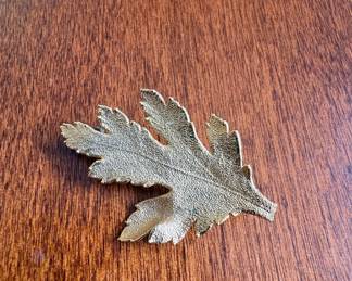Vintage Sarah Coventry Oak Leaf Brooch