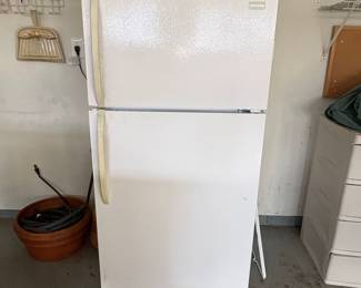 Frigidaire Top Freezer Refrigerator