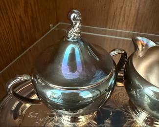 Wm A. Rogers Silver Plated Sugar and Creamer Set with Tray third image