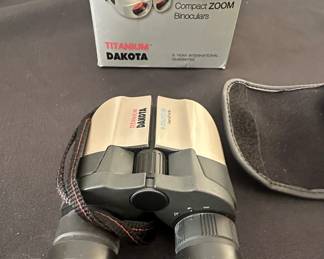 Dakota Titanium x Compact Zoom Binoculars