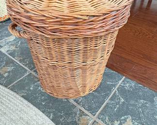 Wicker Laundry Hamper with Lid