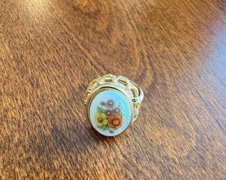 Vintage Avon Locket Ring with Porcelain Cabochon