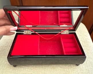 Vintage Japanese Lacquer Music Box with Mother of Pearl Inlay second image