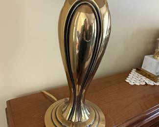 Vintage Brass Fluted Urn Table Lamp fourth image