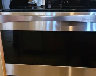 Kenmore Elite built in, very cleaning 