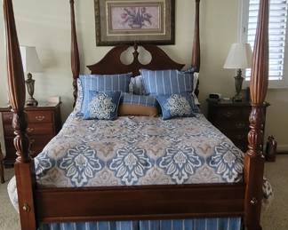 This is a Thomasville 4 poster queen bed, with an electric adjustable bed frame. Topaz firm mattress and camel suede queen box. Includes a firm care queen mattress protector .