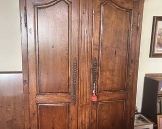 This entertainment center is SO sharp!