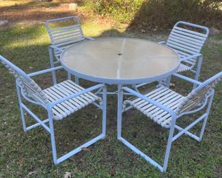 Outdoor table and chairs