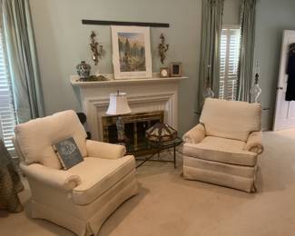 Matching chairs for fabulous conversations