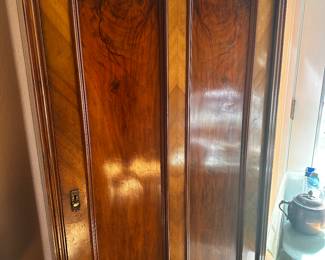 Petit armoire. Beautiful patina 