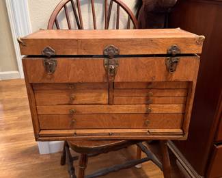 Lovely gun cleaning chest!